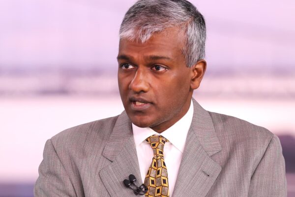 Niles says investors must ‘forget about’ valuations, names favorite stocks