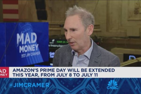 Amazon CEO says AI will mean ‘fewer people’ do jobs that get automated Amazon CEO says AI will mean ‘fewer people’ do jobs that get automated
