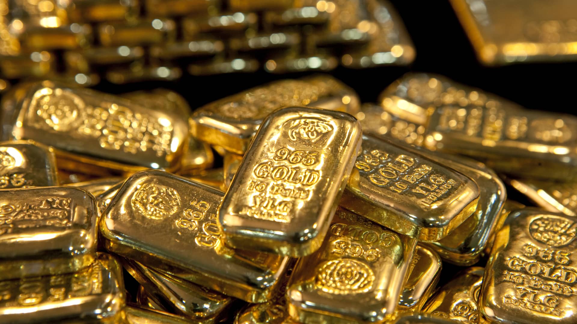 Here’s how the pros are investing in the gold rally