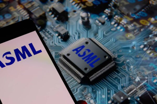 An inverse ‘head-and-shoulders’ pattern is forming in this semiconductor stock, charts show