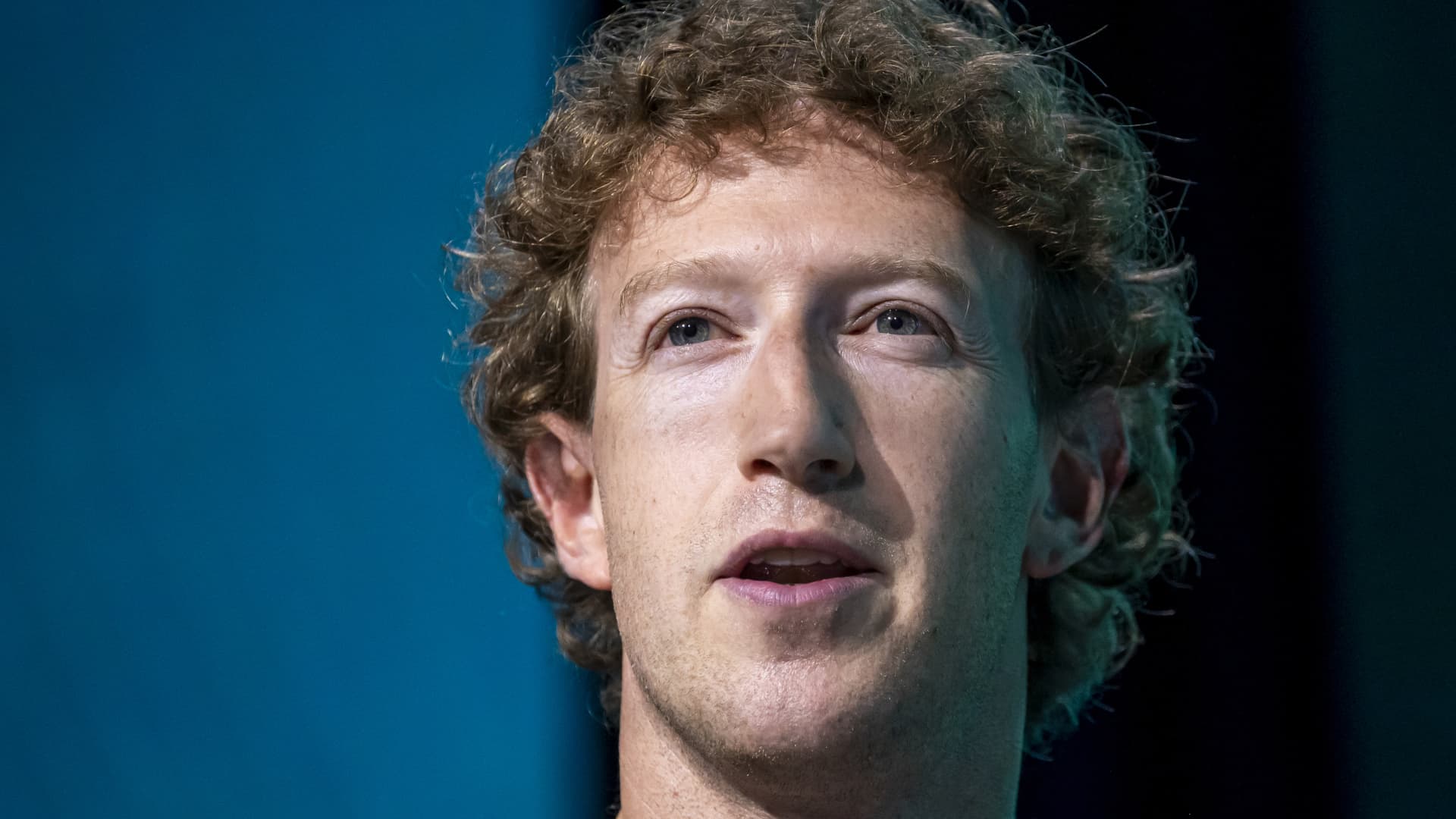 Mark Zuckerberg’s costly AI talent push has not cost Meta stock yet. Here’s why Mark Zuckerberg’s costly AI talent push has not cost Meta stock yet. Here’s why