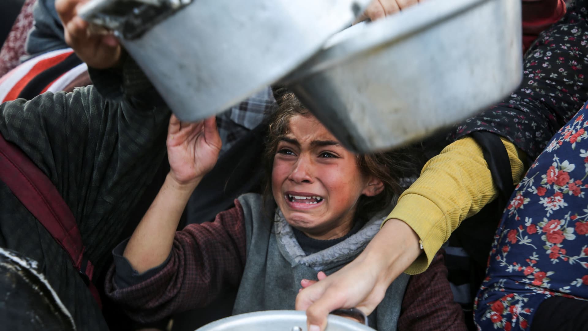 Hunger in Gaza reaches ‘tipping point’ under Israel’s offensive as children face lifelong impacts of malnutrition