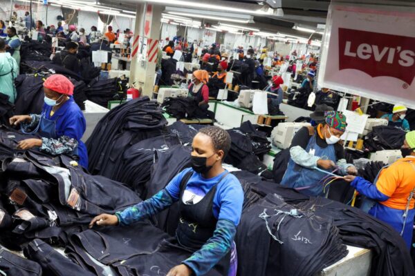 Levi Strauss (LEVI) earnings Q2 2025