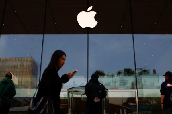 Apple China iPhone sales grew for the first time in two years