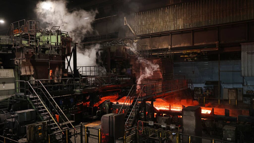 Thyssenkrupp steel, workers agree on site closures, less working hours in revamp