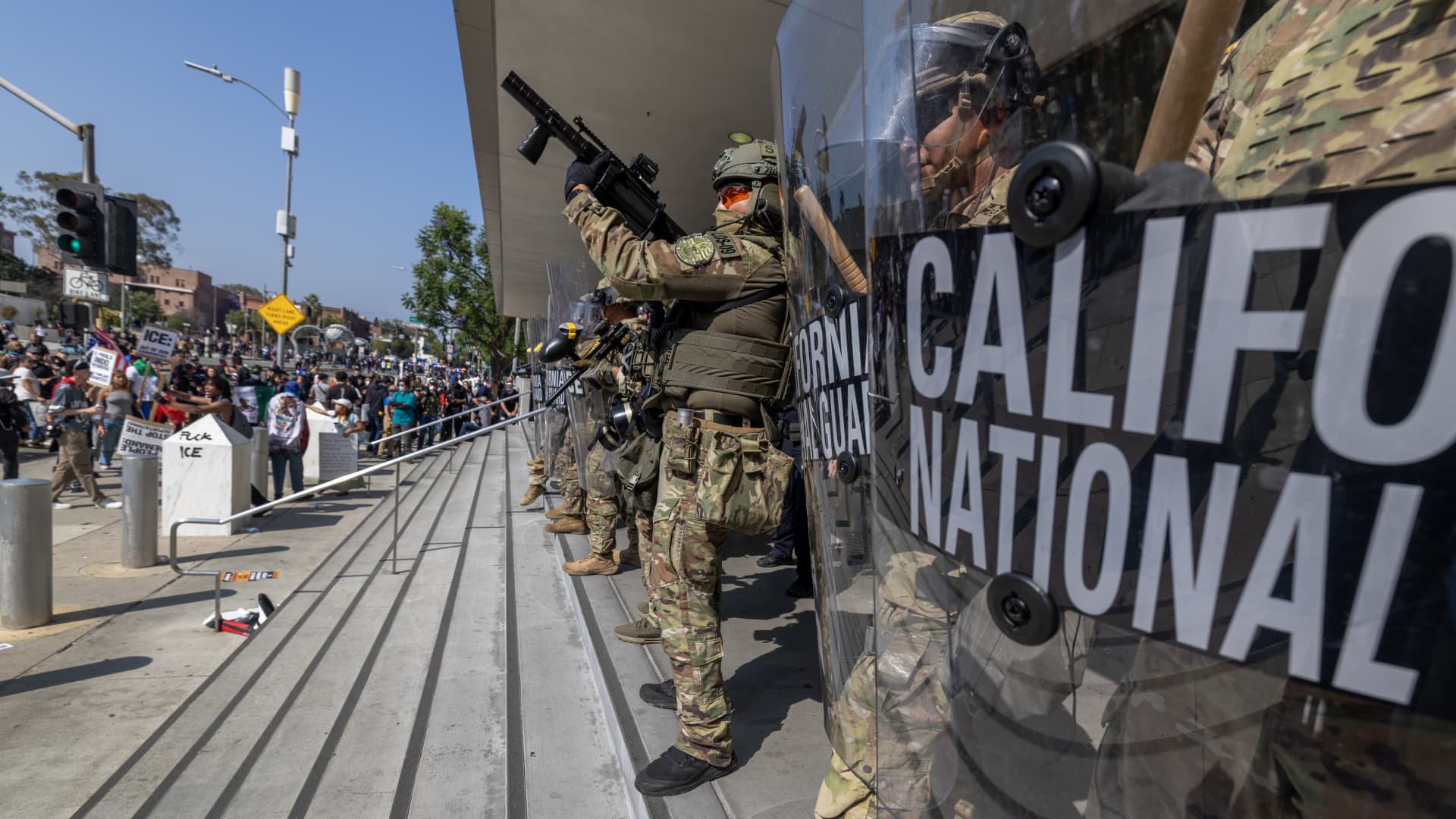 U.S. military to remove 2,000 National Guard troops from Los Angeles U.S. military to remove 2,000 National Guard troops from Los Angeles