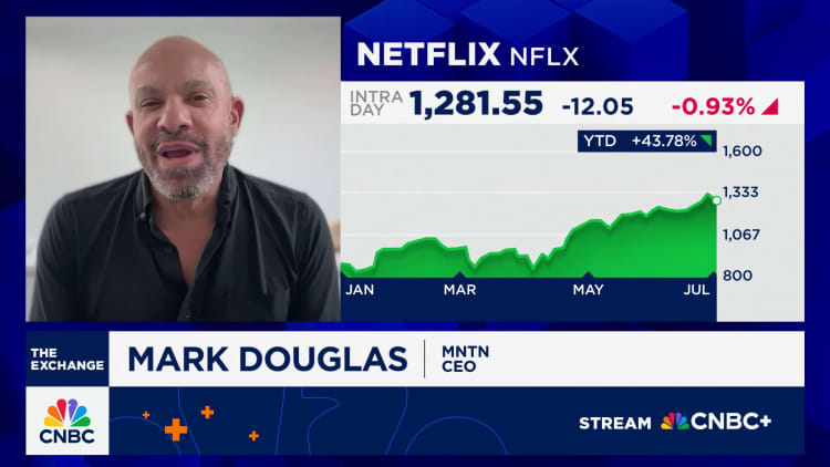 How Netflix keeps luring directors away from traditional box office How Netflix keeps luring directors away from traditional box office