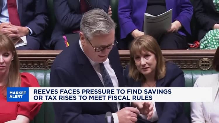 UK in dire straits after finance minister’s tears rattle markets UK in dire straits after finance minister’s tears rattle markets