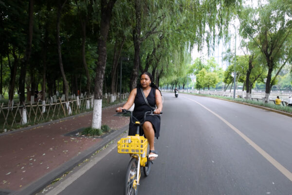 35-year-old American relocated to China, spends 8/month