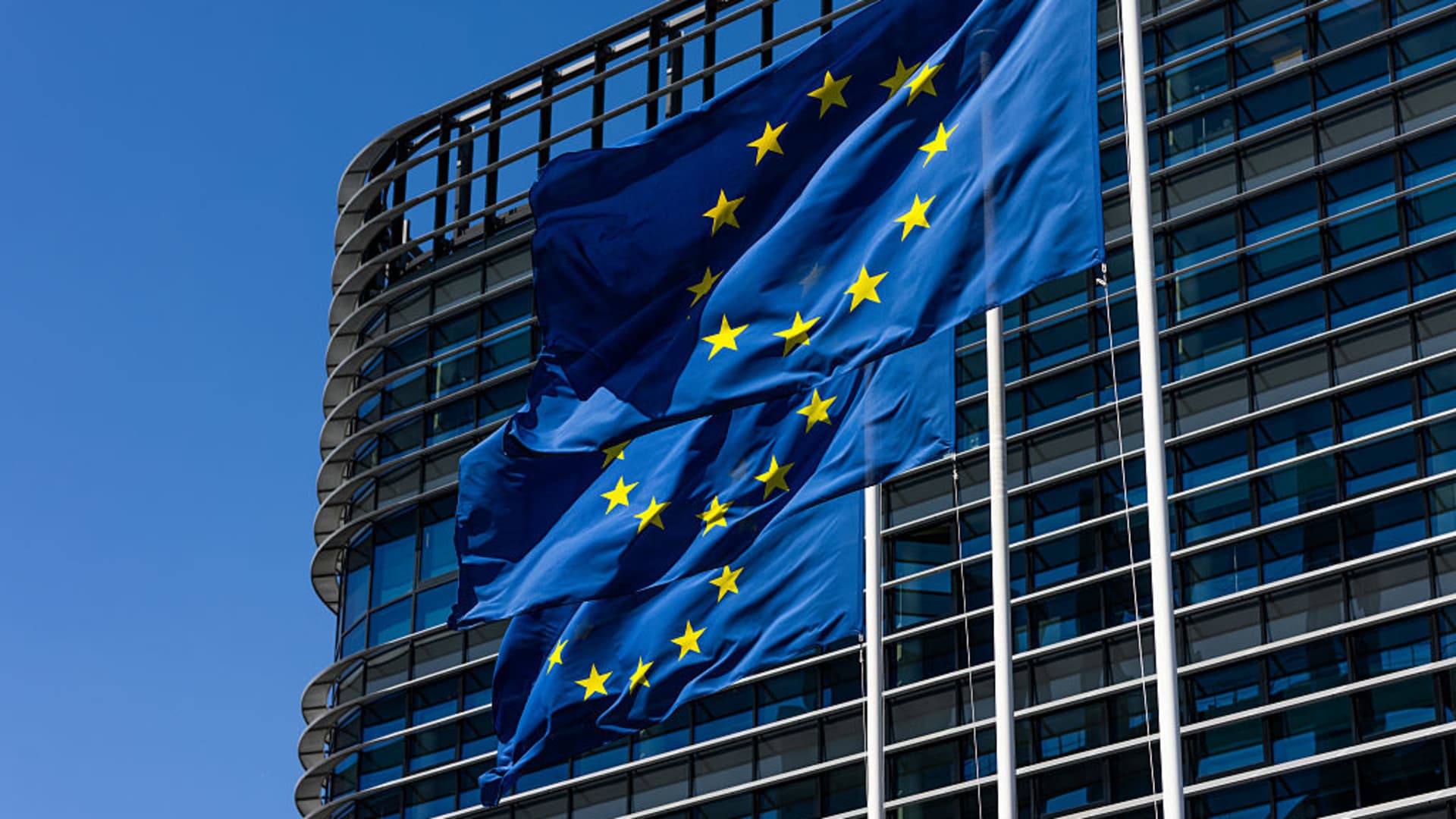 Trump announces 30% tariffs on EU and Mexico