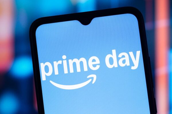 Amazon shares form ‘golden cross’ as Prime Day kicks off Amazon shares form ‘golden cross’ as Prime Day kicks off