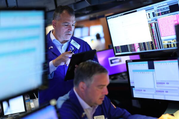 European markets set to start the week on a negative note as tariff threat weighs