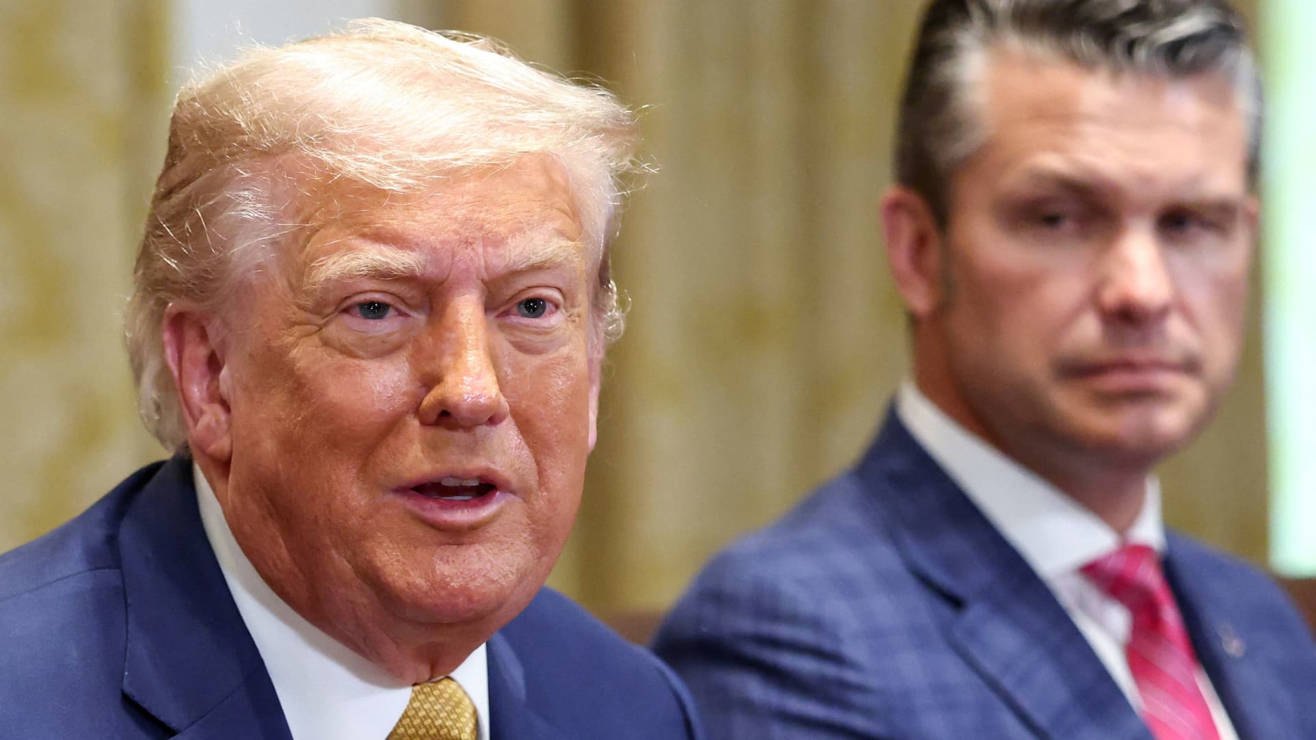 Trump threatens pharmaceutical tariffs of 200%