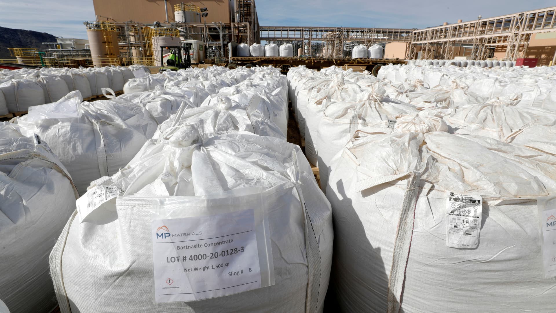 Stocks making the biggest moves midday: MP, DAL, KLG, HTZ