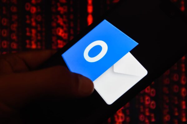 Microsoft Outlook hit with hours-long outage Microsoft Outlook hit with hours-long outage
