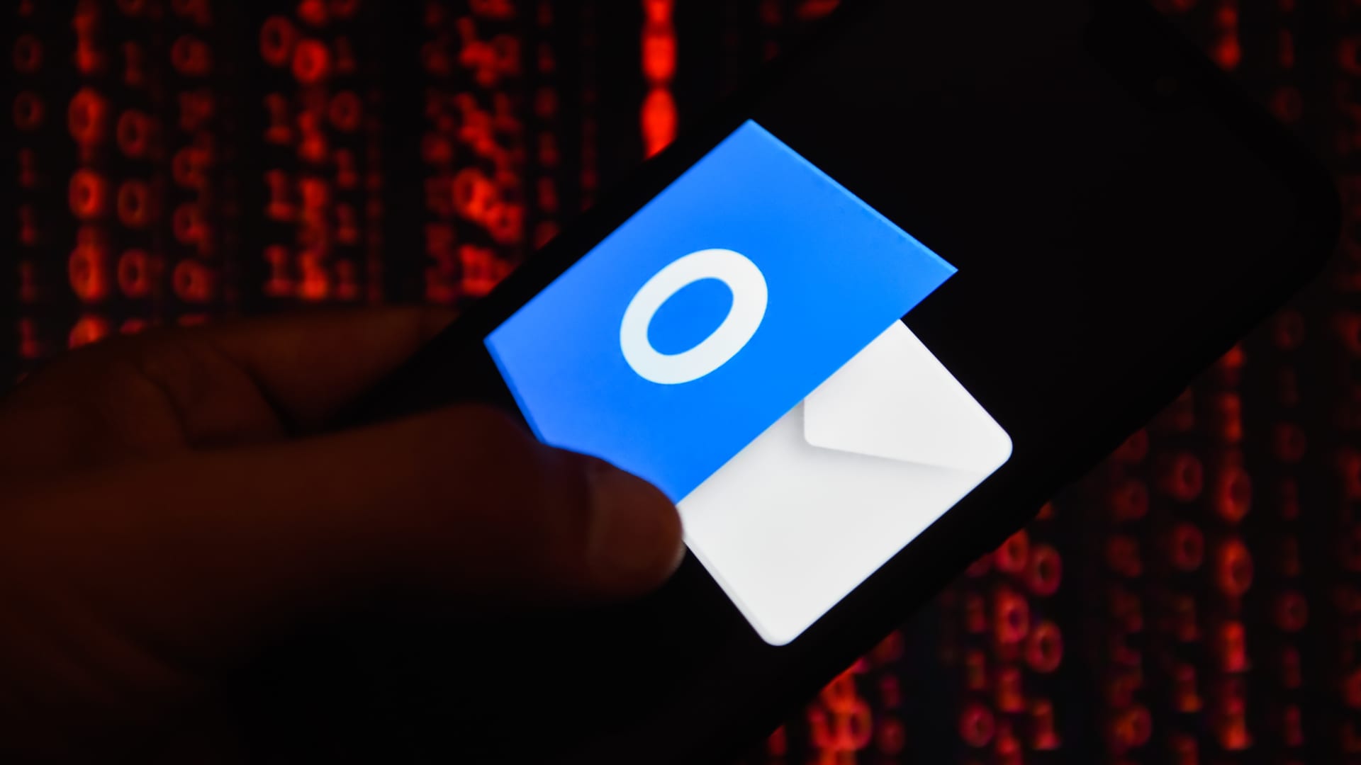 Microsoft Outlook hit with hours-long outage Microsoft Outlook hit with hours-long outage