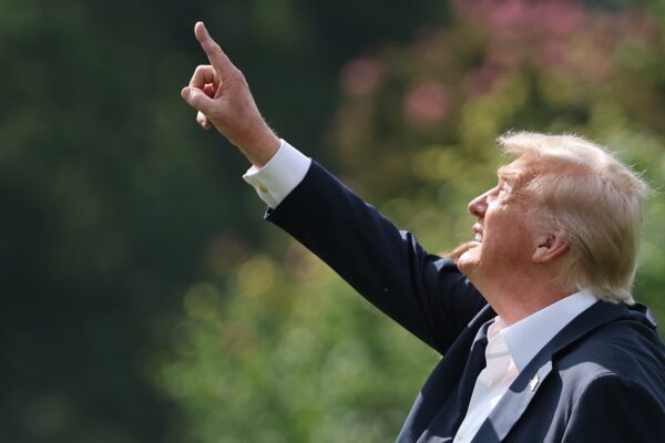 Trump welcomes the weekend with tariffs