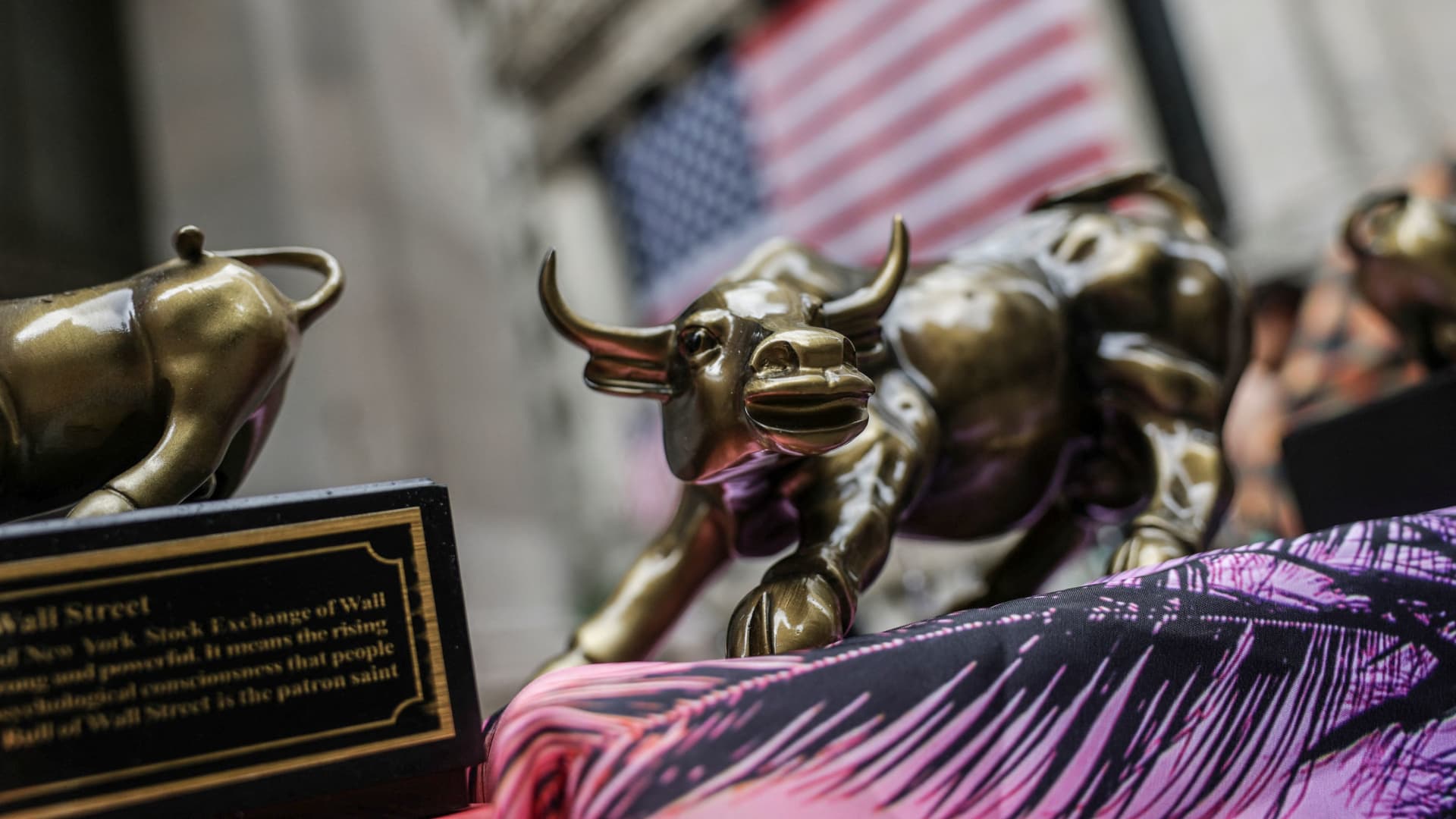 Investors bet on Fed cuts, but labor data cuts deeper