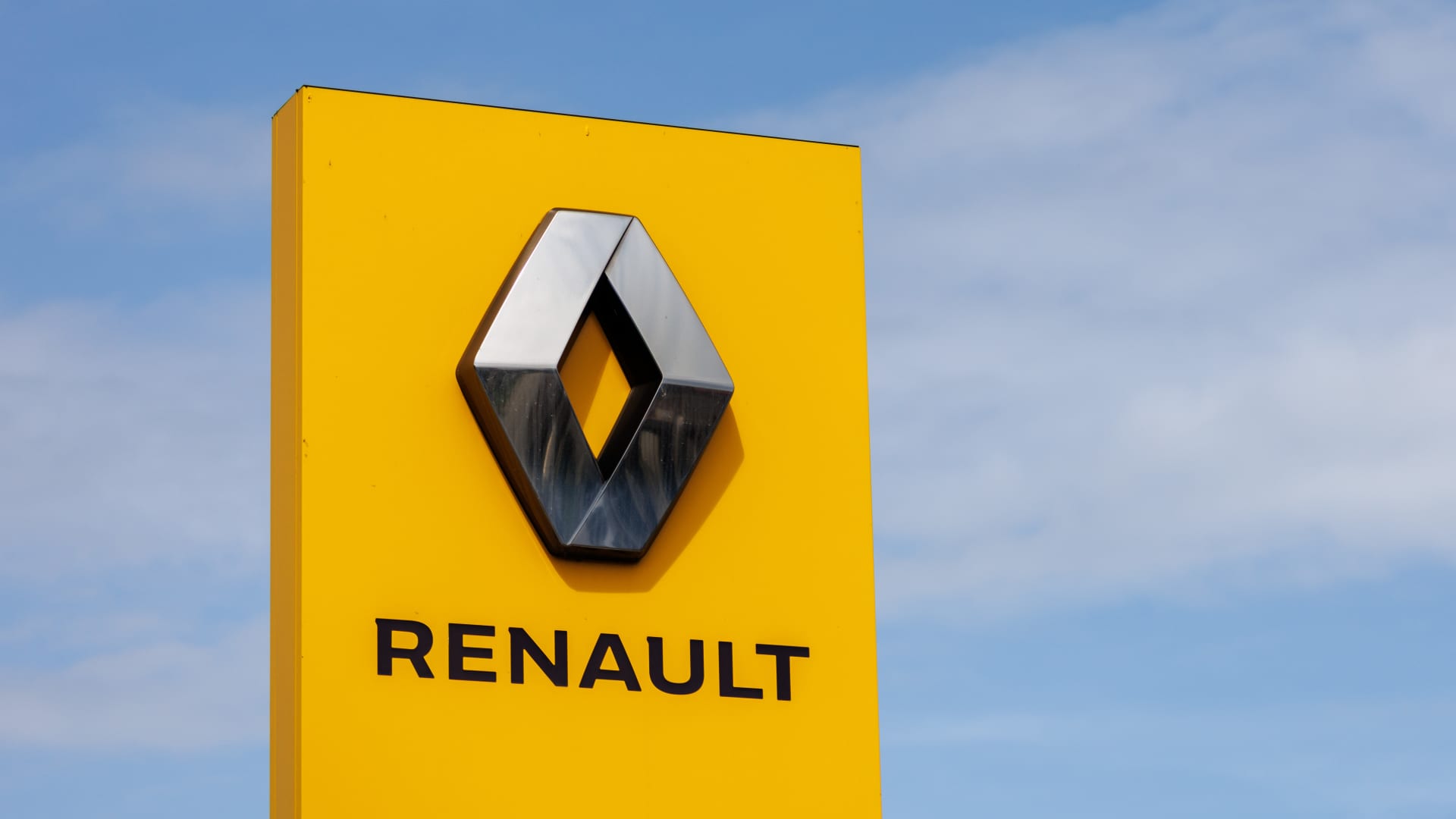 Renault shares fall after French carmaker lowers 2025 guidance Renault shares fall after French carmaker lowers 2025 guidance
