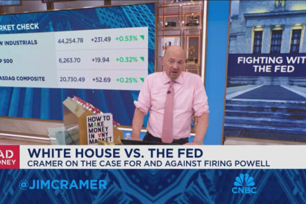 Jim Cramer says firing Fed Chair Powell can only hurt Trump