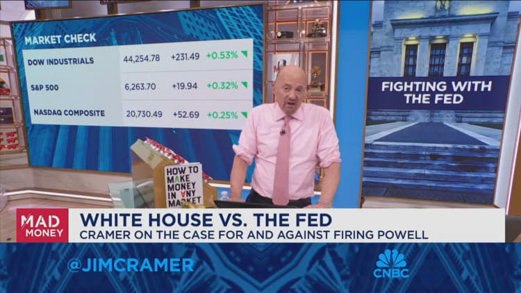 Jim Cramer says firing Fed Chair Powell can only hurt Trump