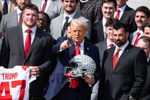 Trump signs NIL overhaul order to curb big money influence in college sports