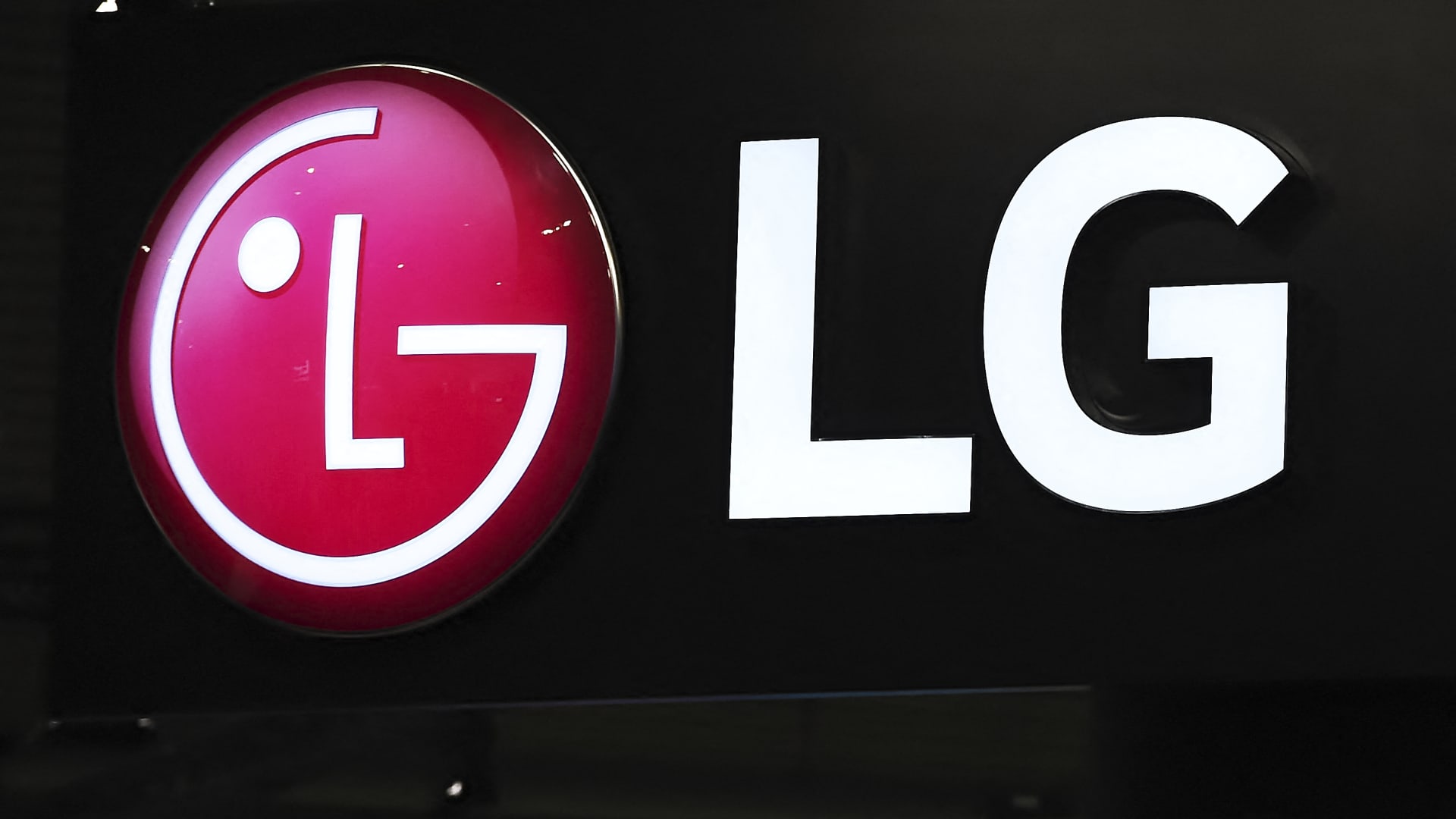 South Korea’s LG Energy Solution signs .3 billion battery supply deal