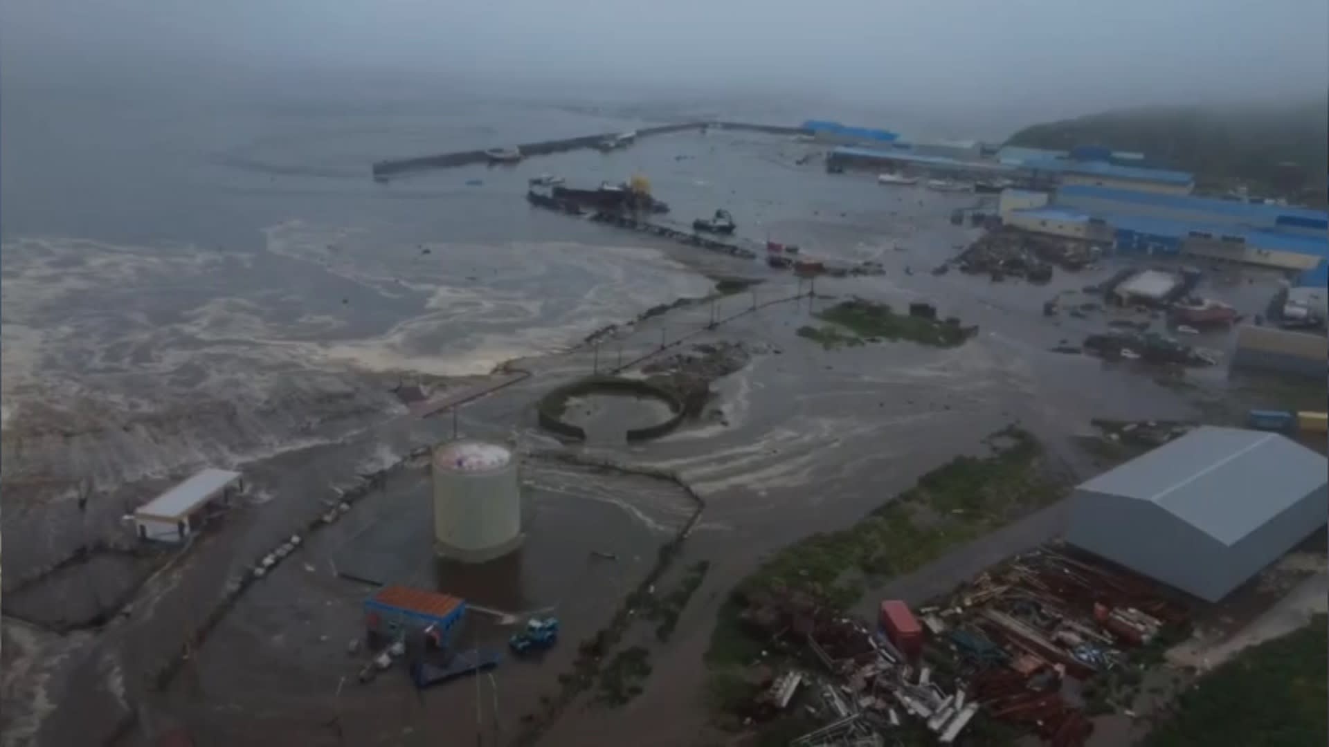 Evacuations ordered in Japan, Hawaii, Russia as quake triggers tsunami warning