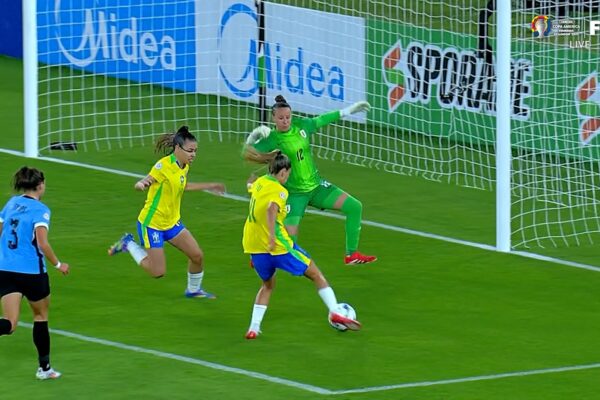 Amanda Gutierres & Gio Garbelini score to give Brazil a 2-0 lead vs. Uruguay