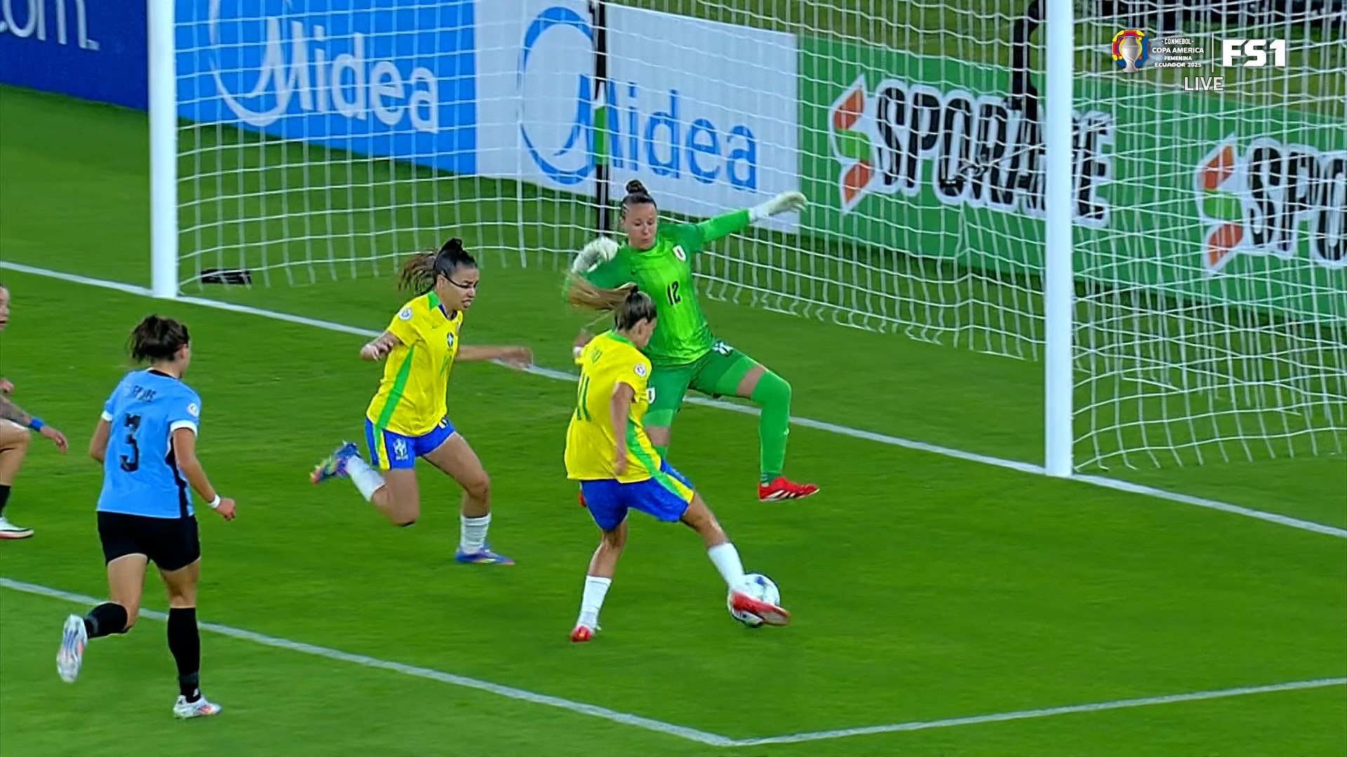 Amanda Gutierres & Gio Garbelini score to give Brazil a 2-0 lead vs. Uruguay