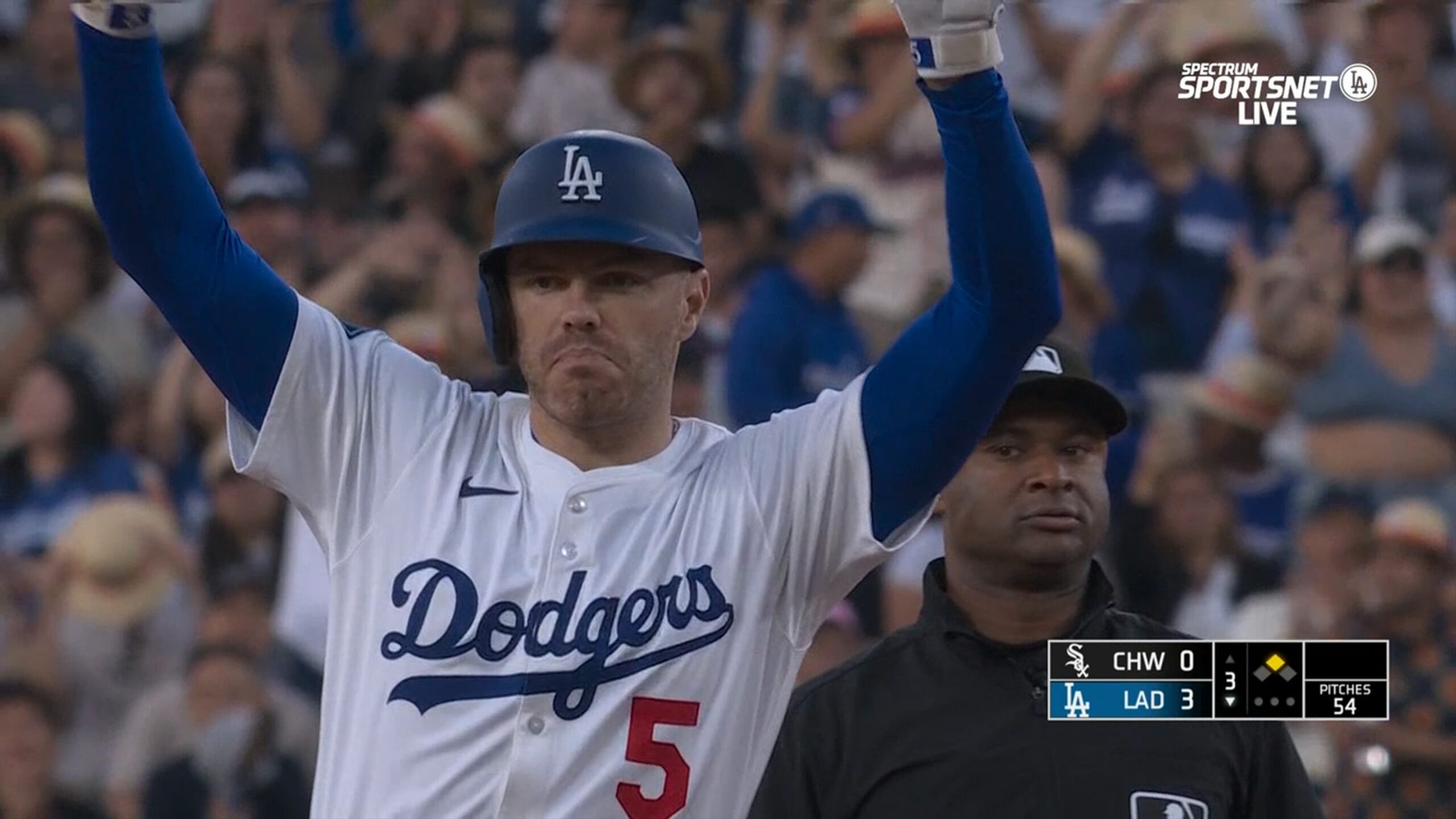 Freddie Freeman drives in Ohtani & Betts with second double to extend Dodgers’ lead vs. White Sox Freddie Freeman drives in Ohtani & Betts with second double to extend Dodgers’ lead vs. White Sox
