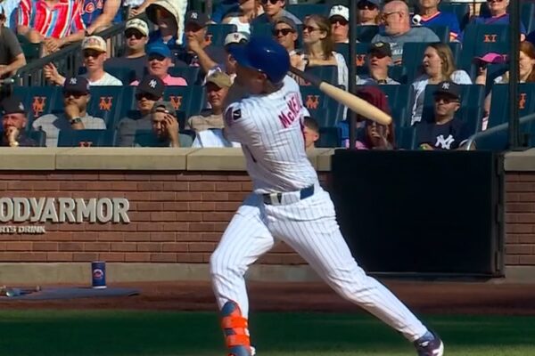 Mets' Jeff McNeil hits go-ahead two-run HR to take lead vs. Yankees Mets' Jeff McNeil hits go-ahead two-run HR to take lead vs. Yankees