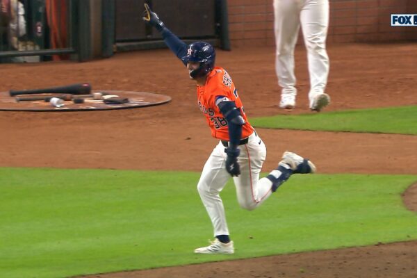 Astros' Zack Short hits walk-off in extras to defeat Rangers