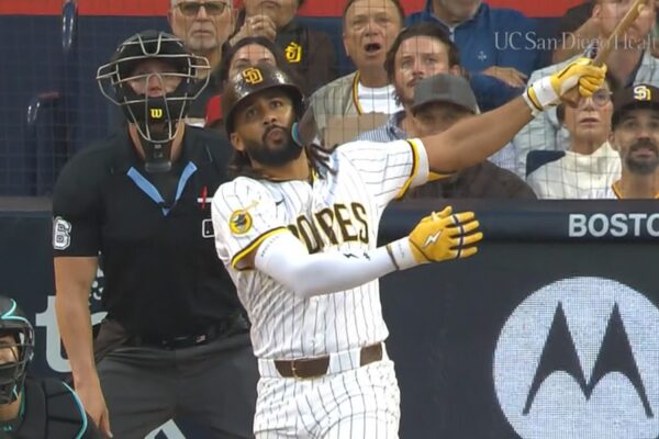Fernando Tatis hits HR to put Padres on board vs. Diamondbacks