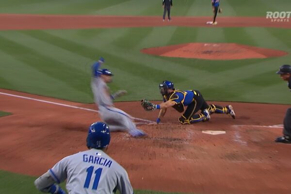 Bobby Witt Jr. makes incredible slide to avoid tag at home plate to extend Royals' lead vs. Mariners