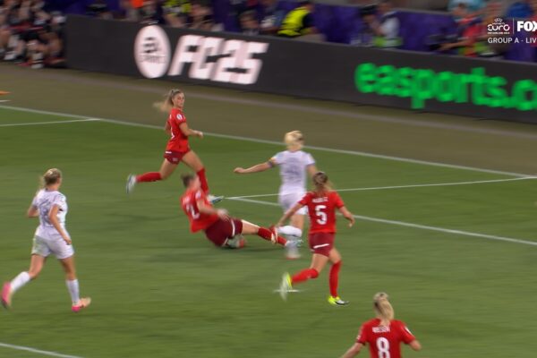 Norway takes a 2-1 lead over Switzerland after an own goal by Julia Stierli Norway takes a 2-1 lead over Switzerland after an own goal by Julia Stierli