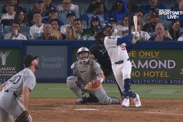 Mookie Betts hits solo HR to extend Dodgers' lead vs. White Sox