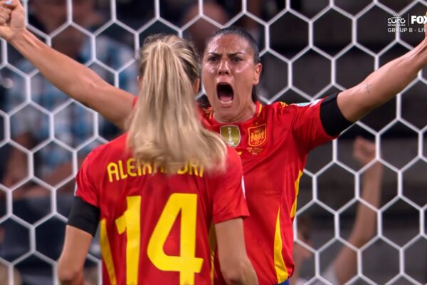 Cristina Martín-Prieto finishes header, helping Spain defeat Portugal