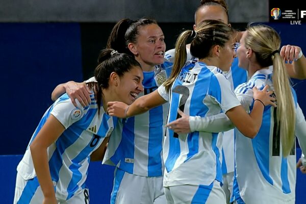 Argentina's Daiana Falfán ties game 1-1 with header vs. Chile