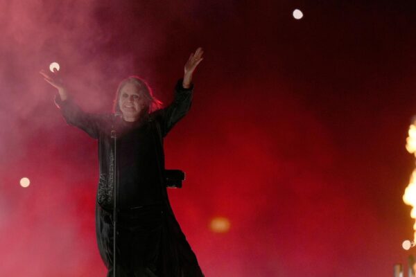 Ozzy Osbourne says farewell to live performance with a hometown show for 40,000 fans Ozzy Osbourne says farewell to live performance with a hometown show for 40,000 fans