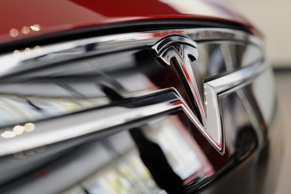 Musk says Tesla is training new Full Self-Driving (FSD) model