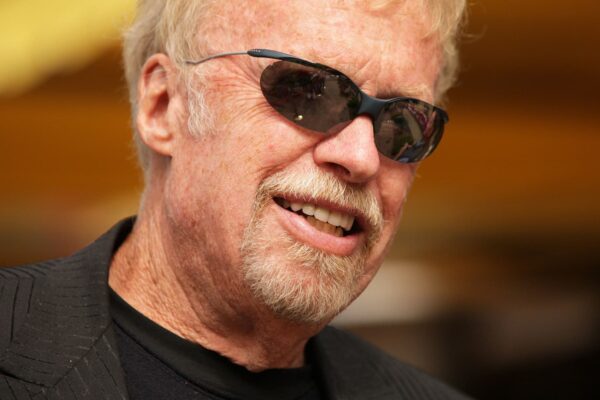 Nike co-founder Phil Knight to donate  billion to OHSU’s Knight Cancer Institute