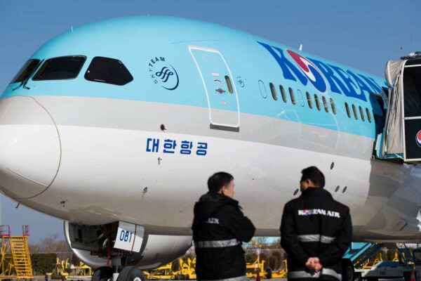 Korean Air announces an order for 103 Boeing airplanes amid Trump-Lee summit