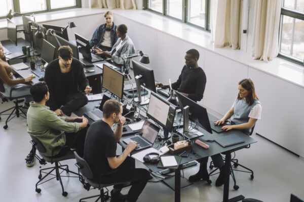 More companies are monitoring, enforcing office attendance