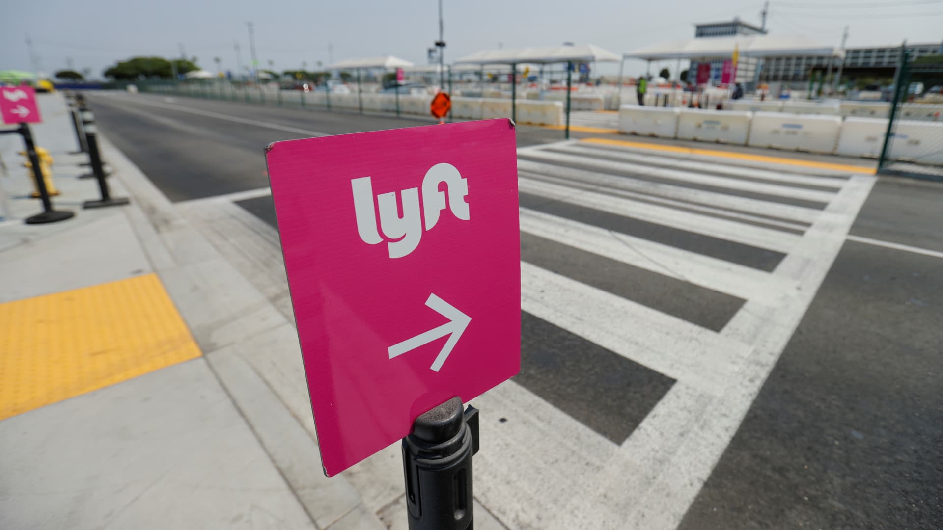 Lyft misses quarterly revenue estimates on competition, weak US travel demand