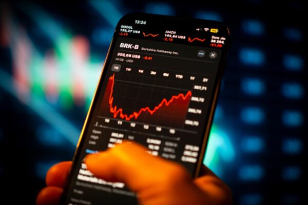 Berkshire raises stake in Japan’s Mitsubishi above 10%