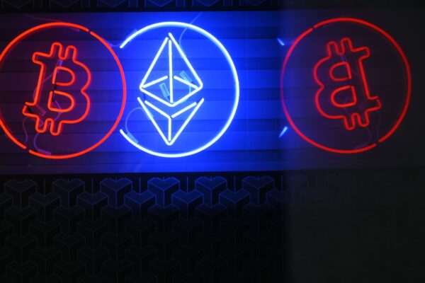 Bitcoin retakes 0,000, ether touches 2021 highs after breaking key ,000 level