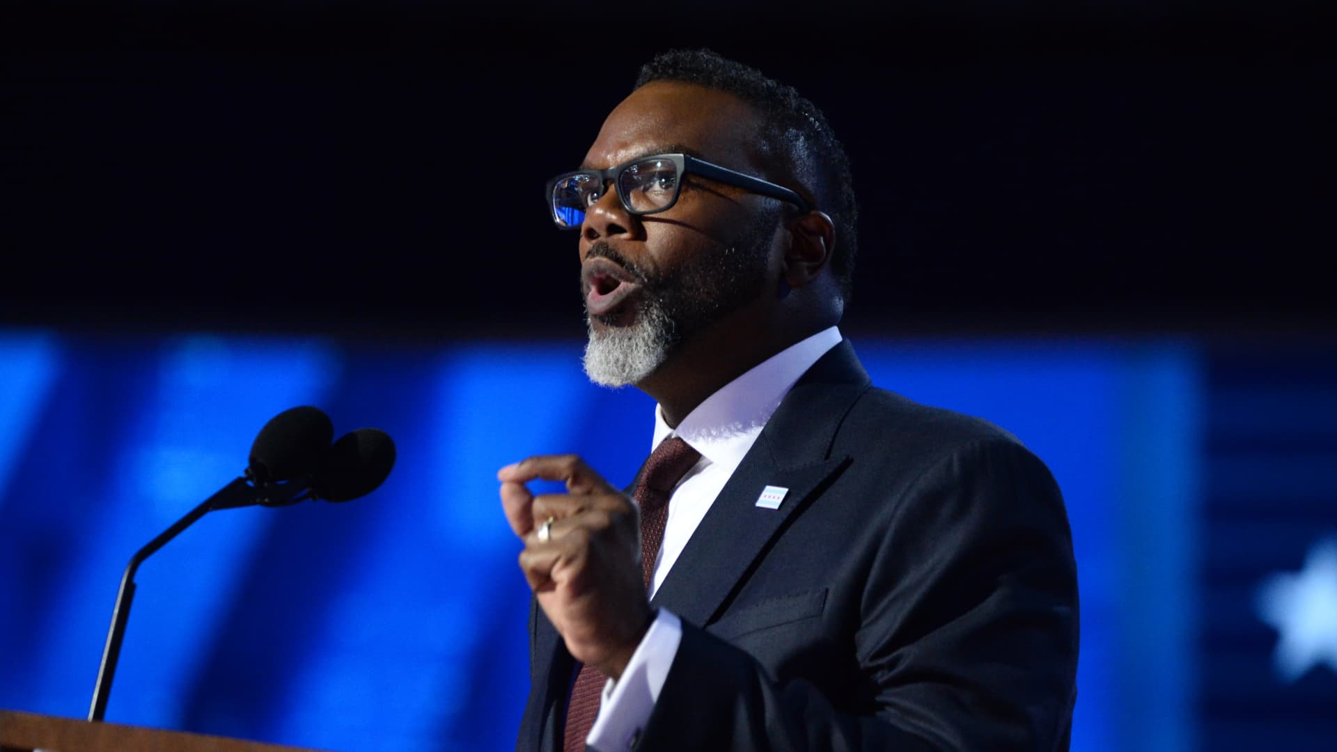 Chicago mayor order to fight potential Trump crackdown