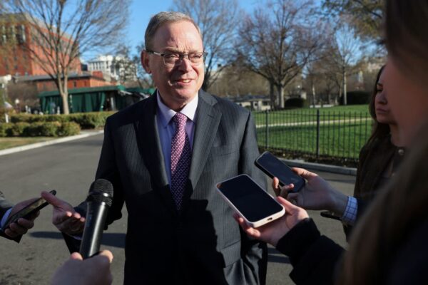 Trump White House struggles to justify firing of BLS chief