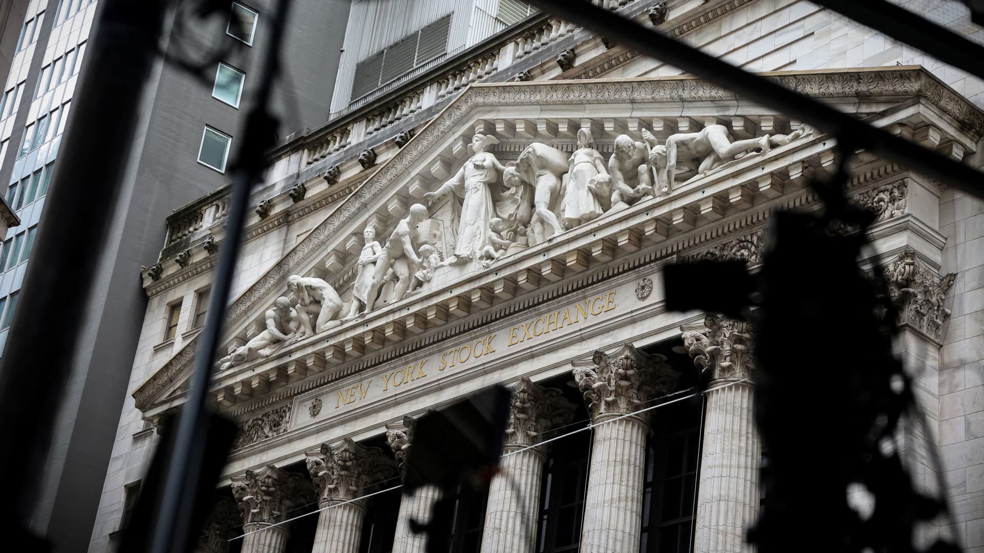 The stock market had a tough week but a great month. Here’s what happened The stock market had a tough week but a great month. Here’s what happened